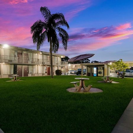 Red Roof Inn Vero Beach Exterior foto