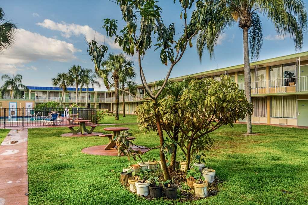 Red Roof Inn Vero Beach Exterior foto