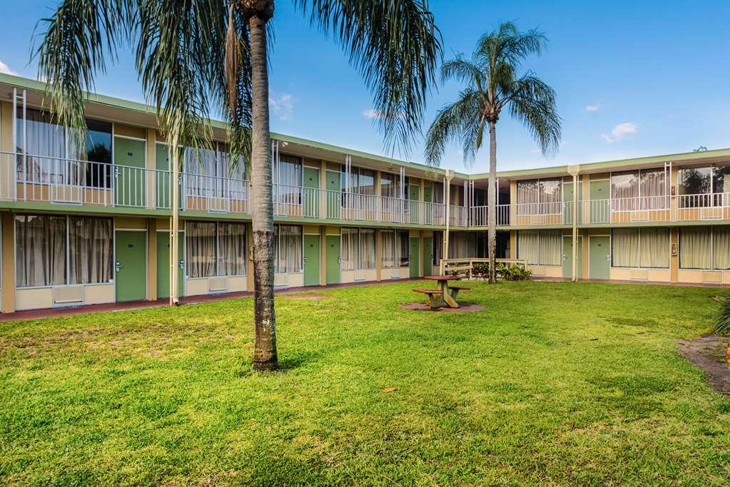 Red Roof Inn Vero Beach Exterior foto