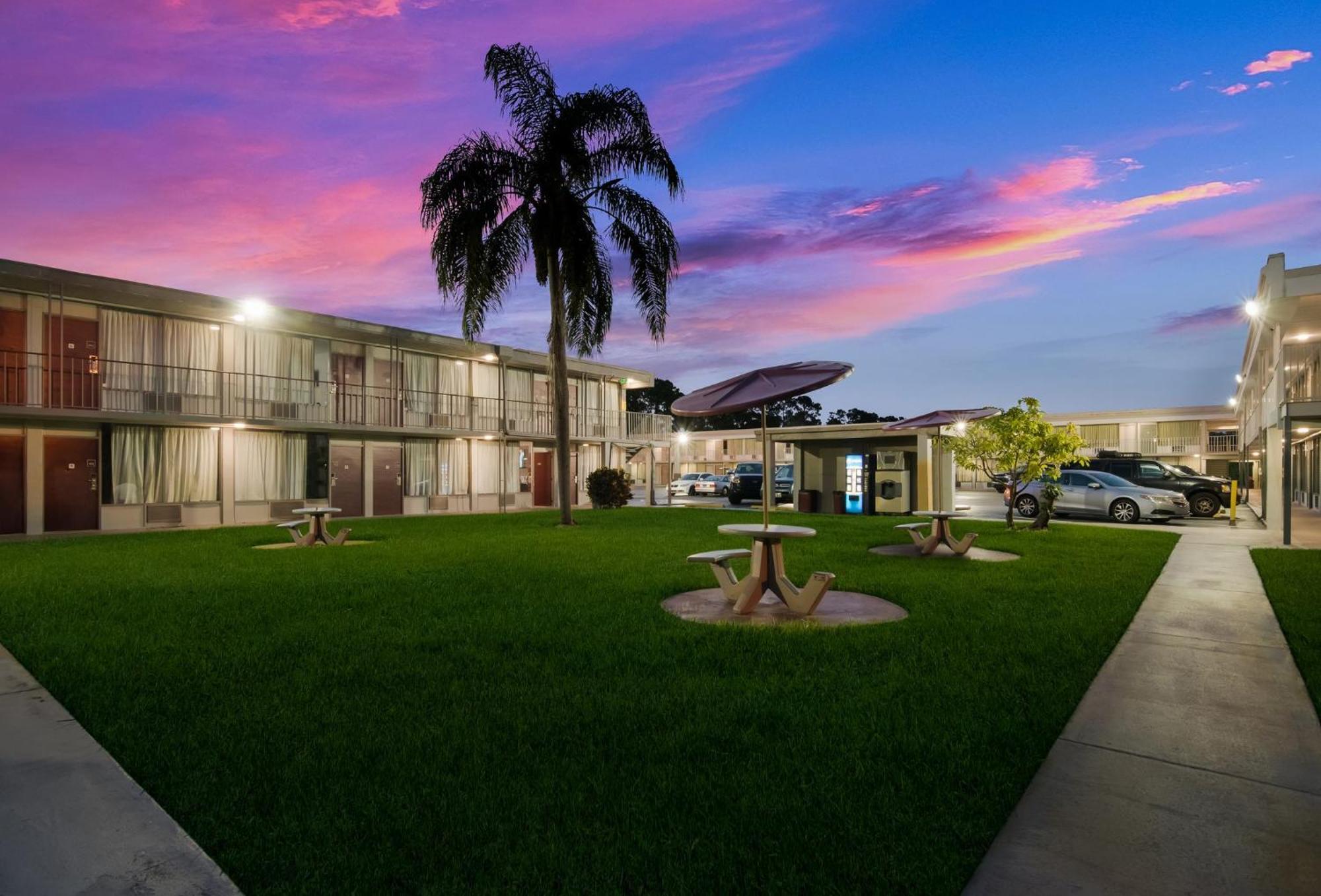 Red Roof Inn Vero Beach Exterior foto