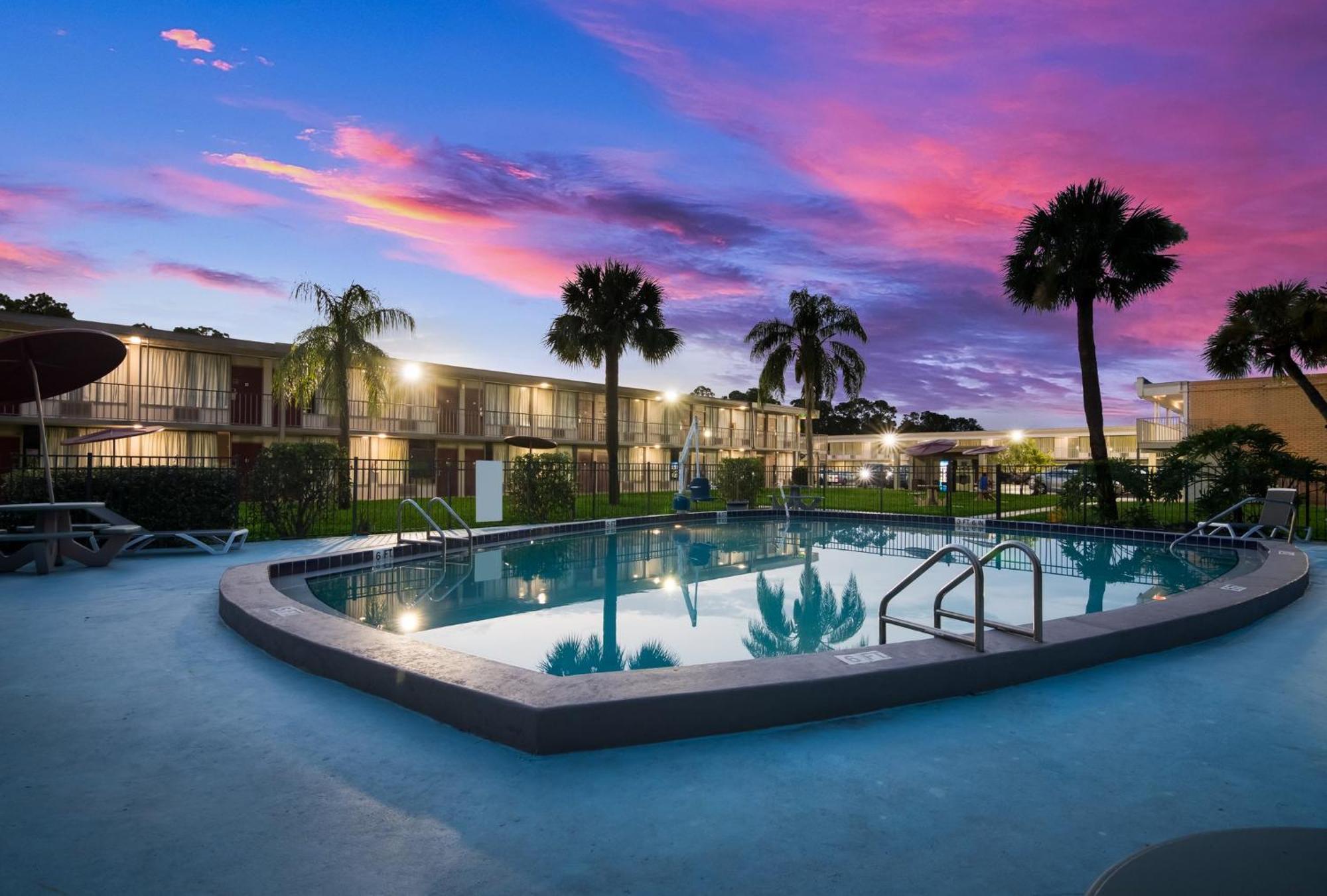 Red Roof Inn Vero Beach Exterior foto
