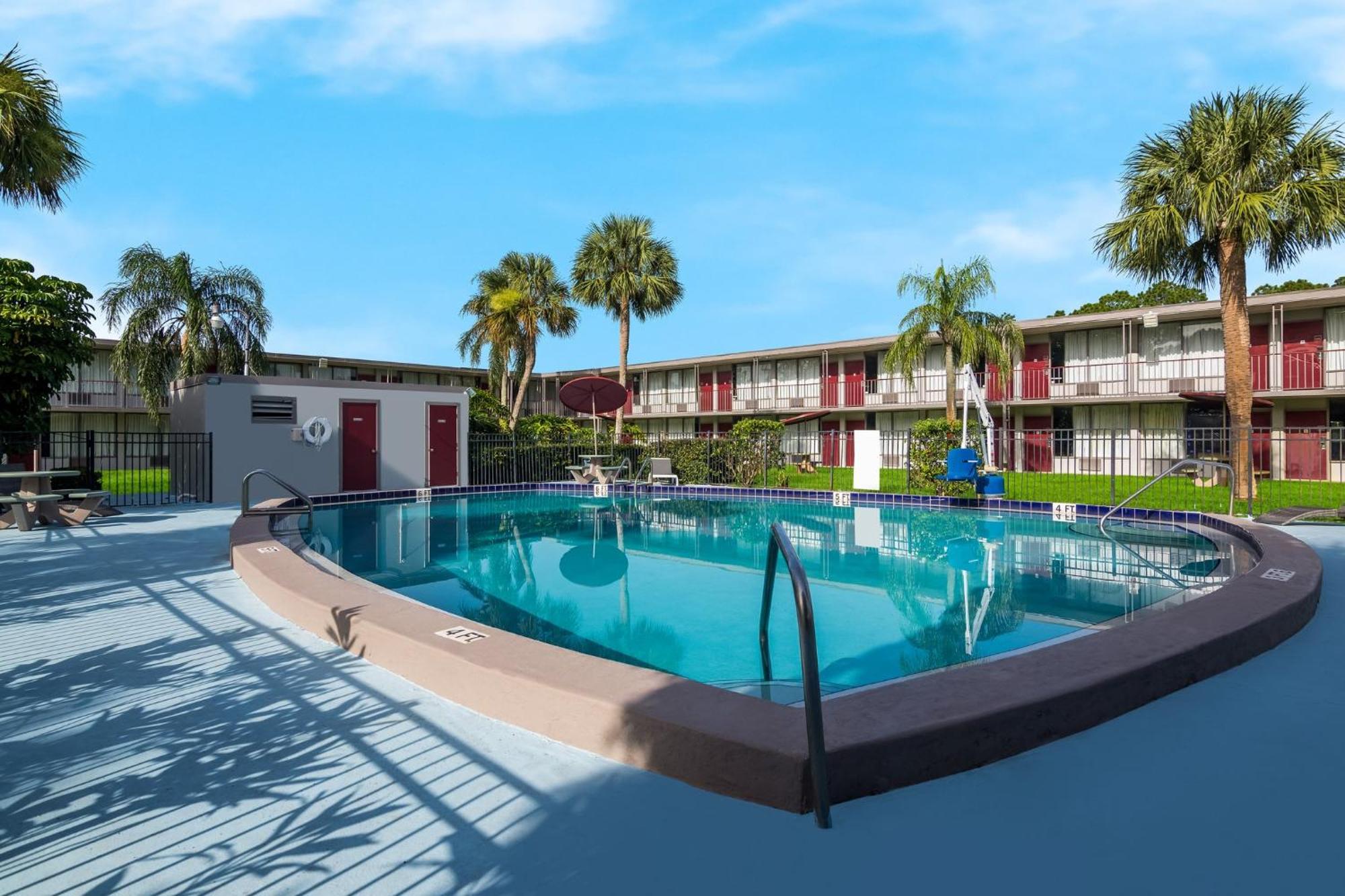 Red Roof Inn Vero Beach Exterior foto